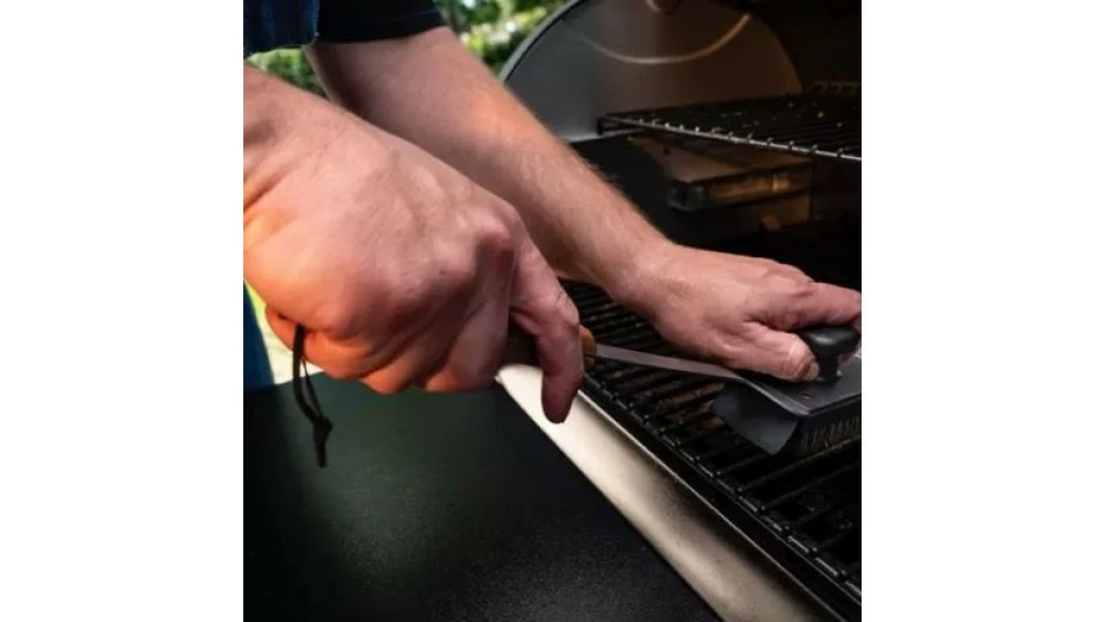 Traeger - BBQ Cleaning Brush 5 Traeger - BBQ Cleaning Brush - Image 3